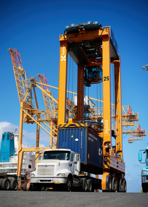 NB_Hafen Barbados Hybrid-Portalhubwagen 2024 (3).png