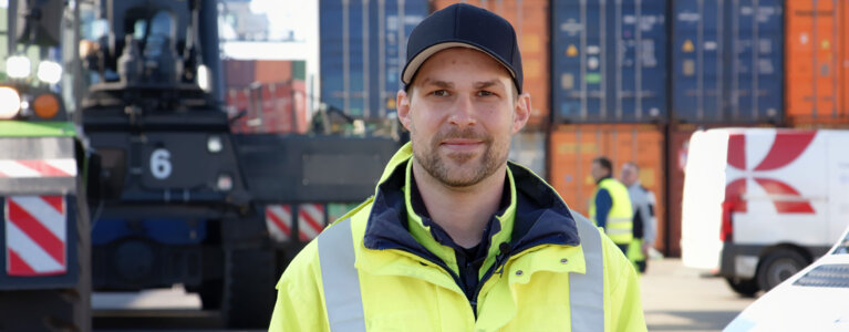 Kalmar Rischter Teamwork: Montage von Reachstackern für Contargo | Kalmar