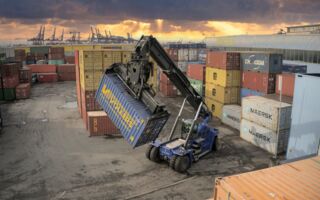Kalmar Eco-Reachstacker spart 20% Treibstoff bei Vollers Hamburg GmbH