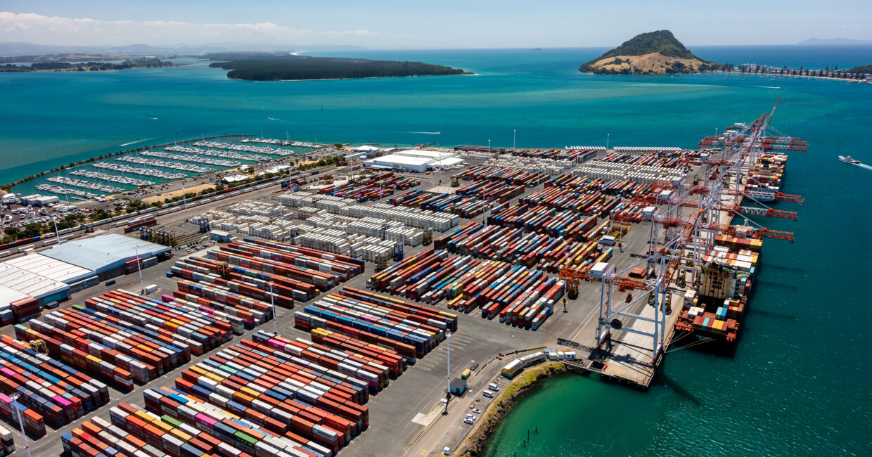 Kalmar and the Port of Tauranga – a relationship that straddles two decades