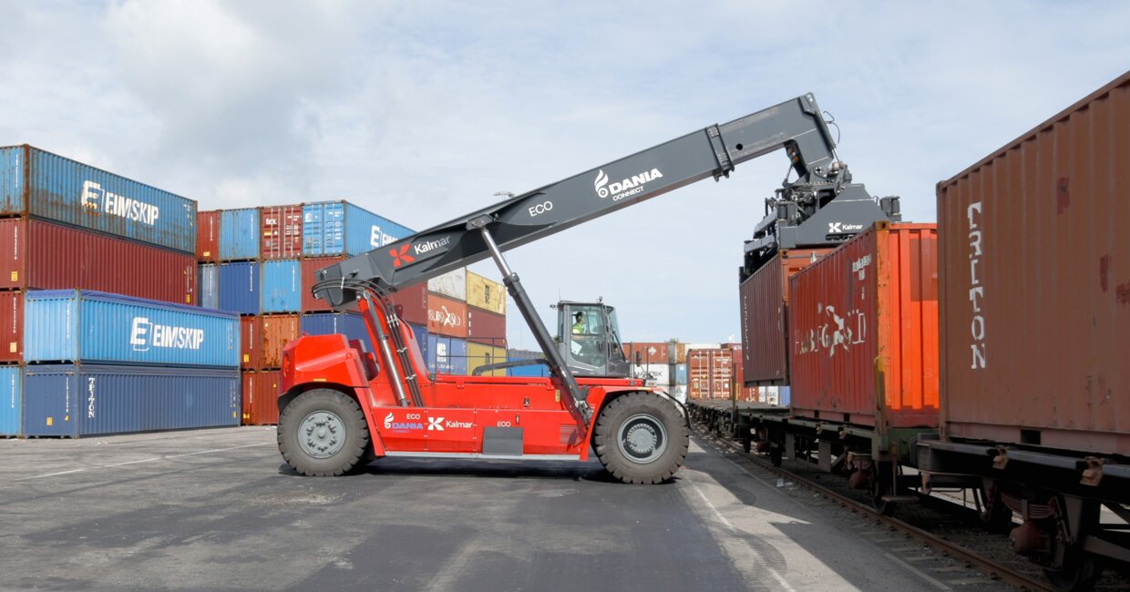 Dania Connect puts reliability into every move with Kalmar Eco Reachstackers